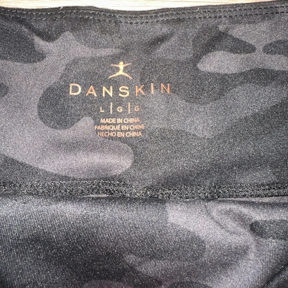 Danskin Women's Camo Bike Shorts (bundle 2) - Black. Size large. - Picture 5 of 11